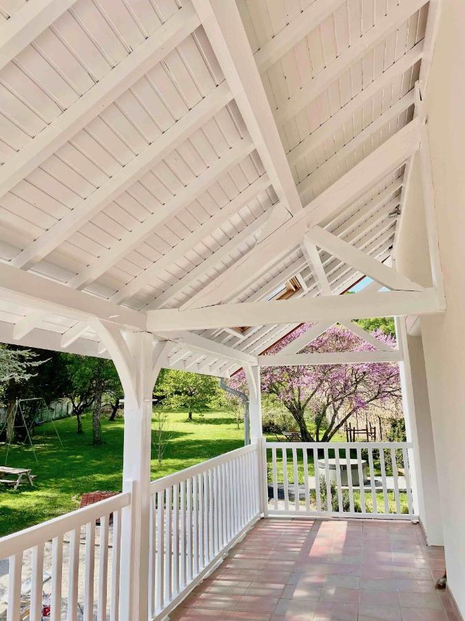 Villa De La Roseraie Rully  Экстерьер фото